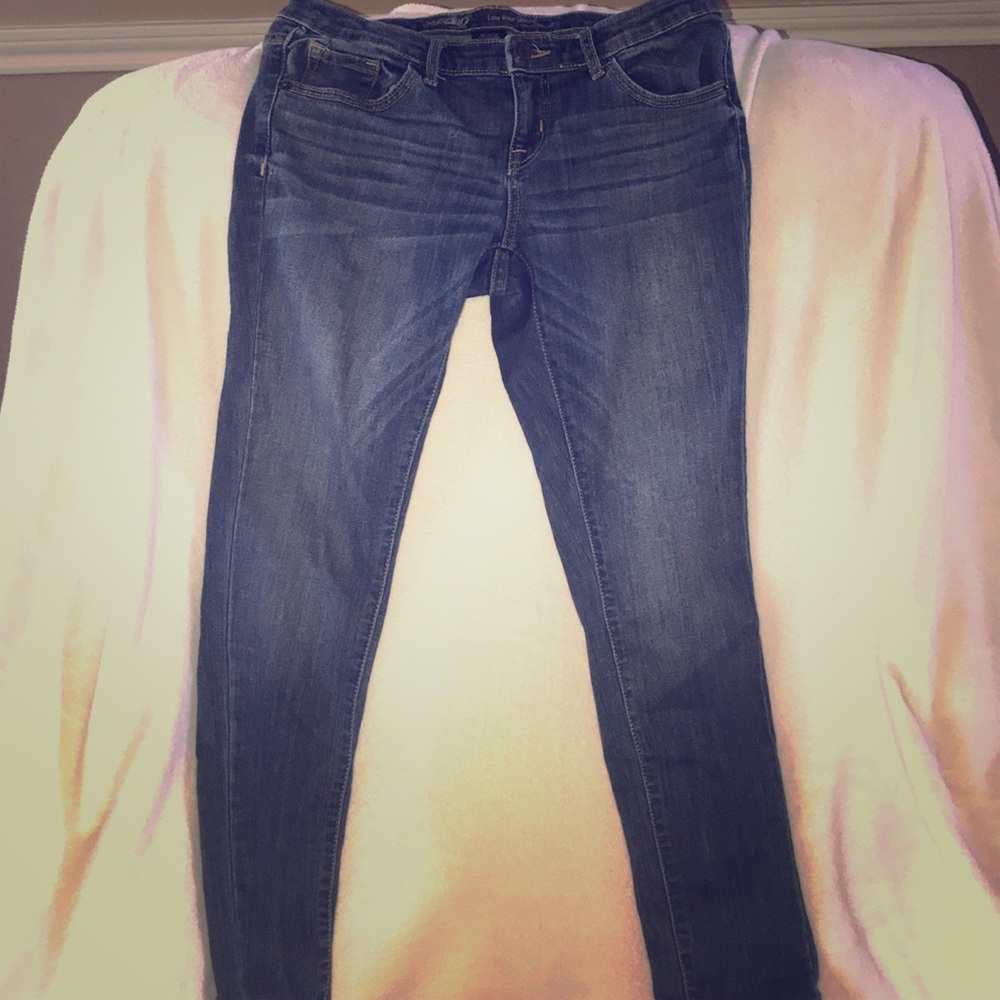 Size 6 Short Low Rise Skinny Jeans